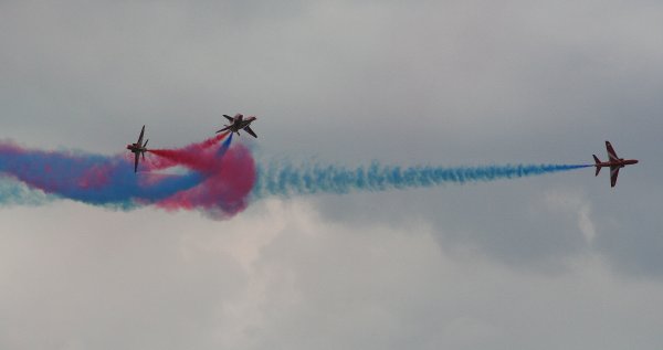 RedArrowsclosecross